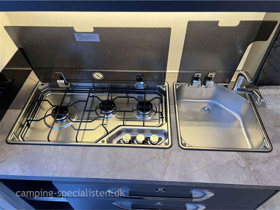 Hobby De Luxe 400 SFE